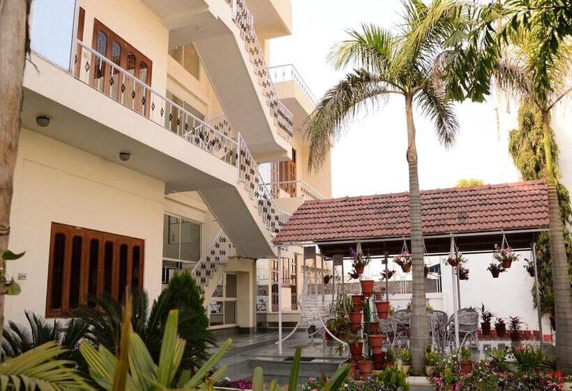 בית מלון כפרי Sukh Vilas Jaipur