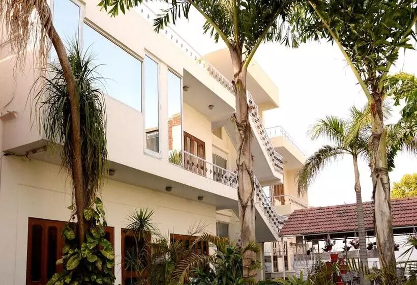 هتل Sukh Vilas Jaipur