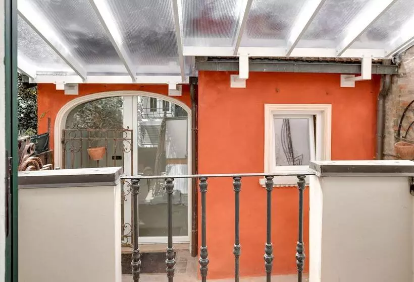 پانسیون Ferrara Rooms