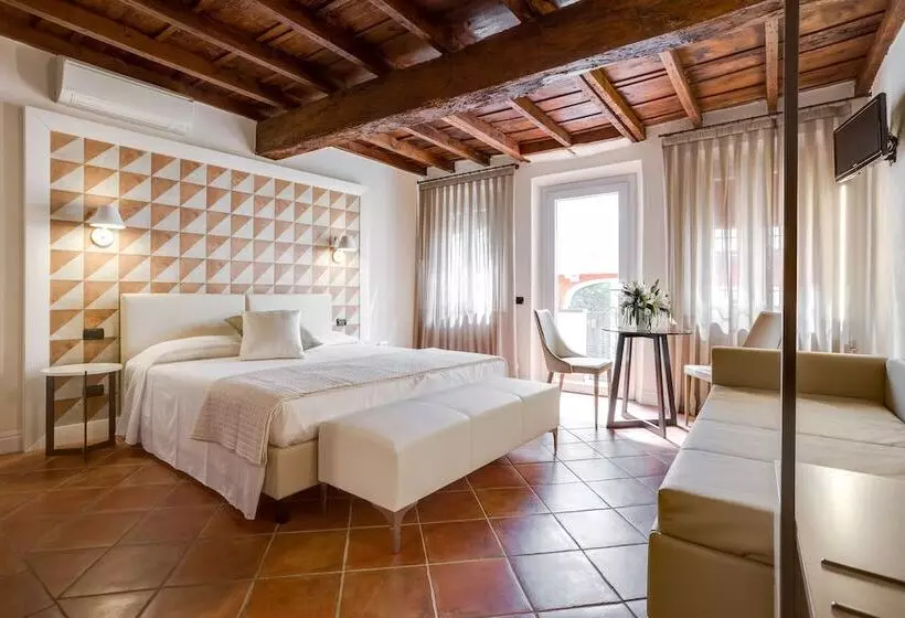 پانسیون Ferrara Rooms