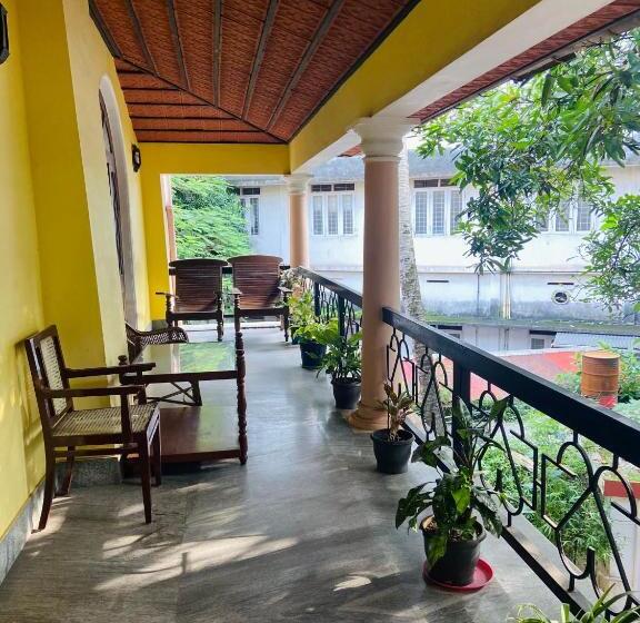 فندق Ballard Bungallow