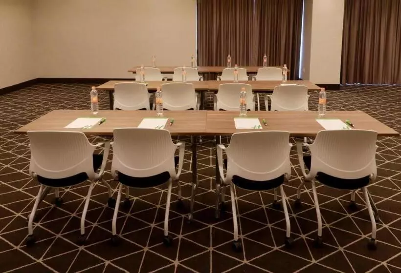 Hotelli Holiday Inn & Suites   Monterrey Apodaca Zona Airport, An Ihg