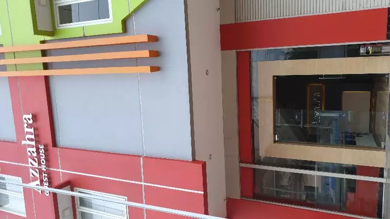 ホテル Azzahra Guest House By Oyo Rooms