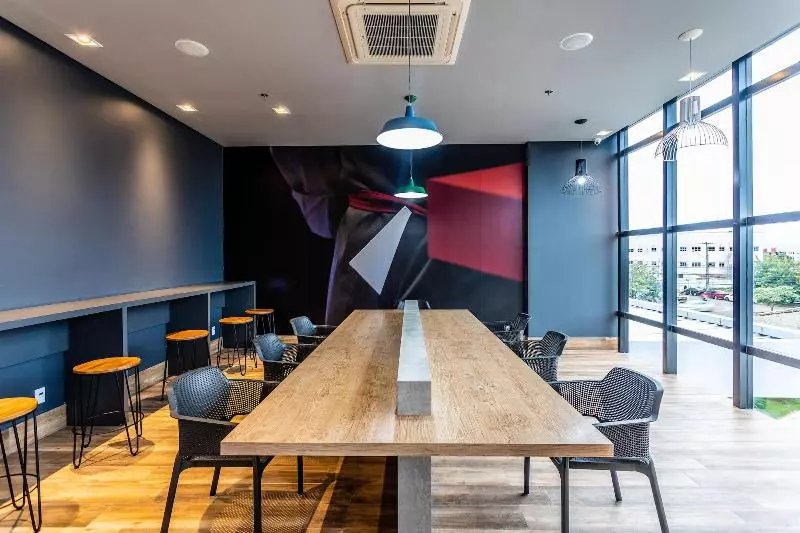 ホテル Ibis Palmas Avenida Jk