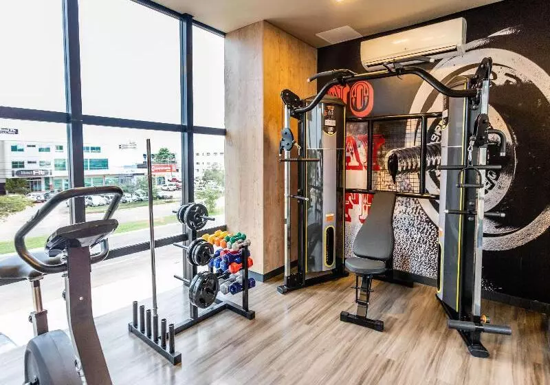 ホテル Ibis Palmas Avenida Jk