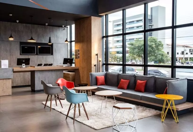 ホテル Ibis Palmas Avenida Jk