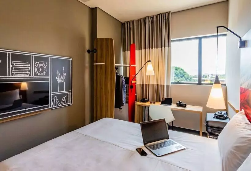 ホテル Ibis Palmas Avenida Jk