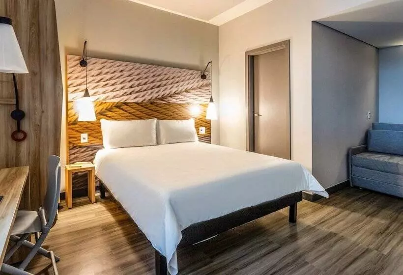 ホテル Ibis Palmas Avenida Jk