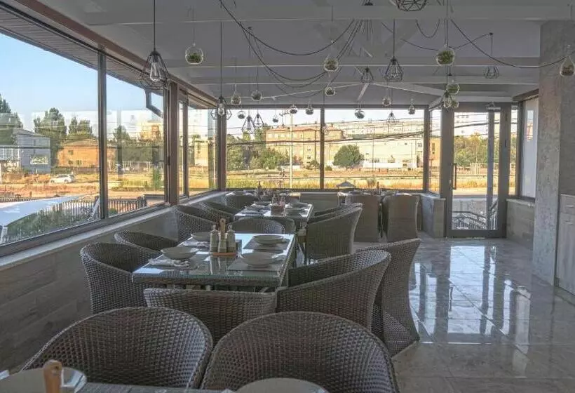 هتل Oasis Residence