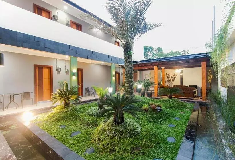 Hotelli Reddoorz Near Universitas Muhammadiyah Palangkaraya
