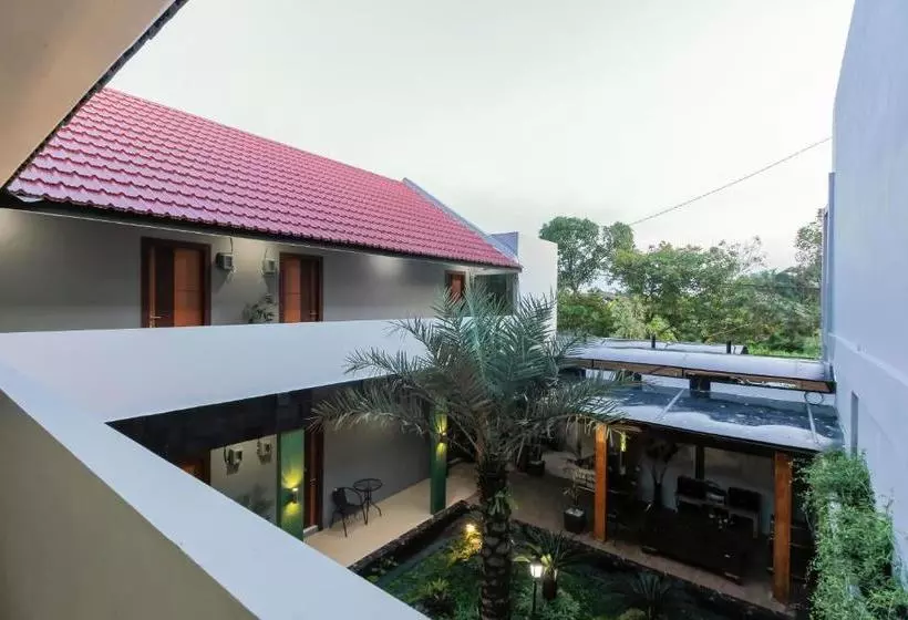 Hotelli Reddoorz Near Universitas Muhammadiyah Palangkaraya
