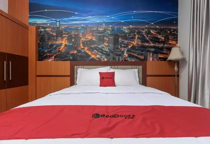 Hotelli Reddoorz Near Universitas Muhammadiyah Palangkaraya