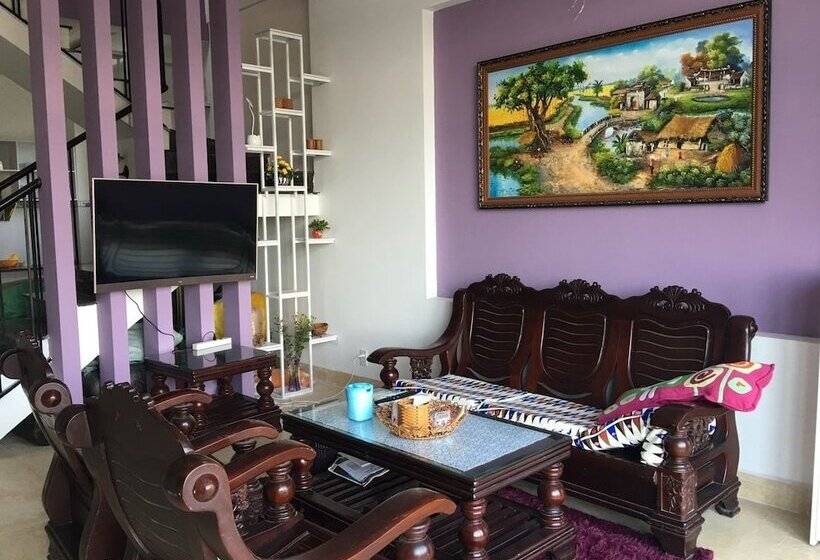 Purple Place Homestay Hostel