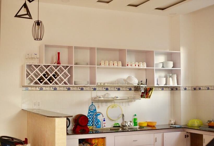 Purple Place Homestay Hostel