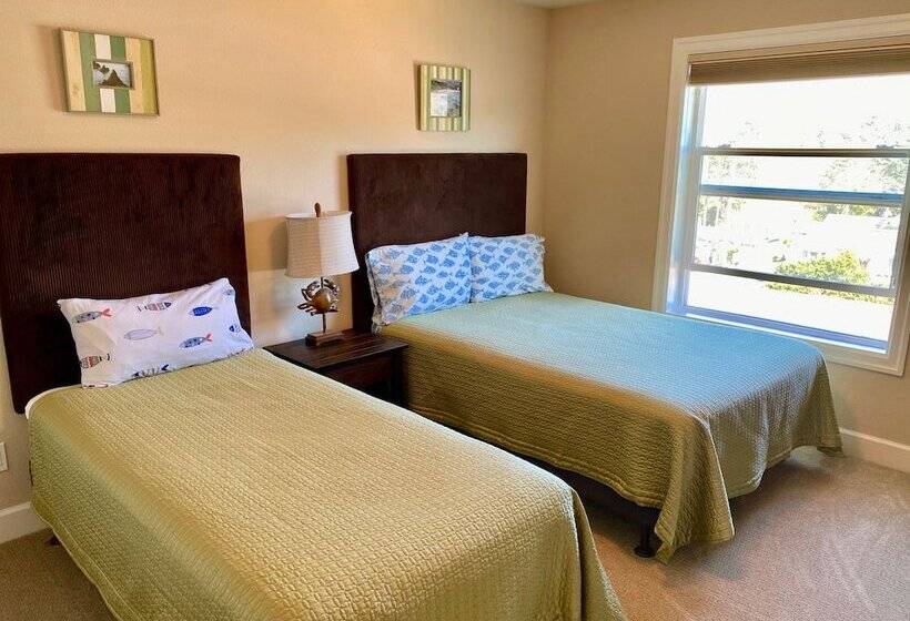 Rockaway Oceanview Condo,steps To The Beach & Downtown,w&d, Wifi