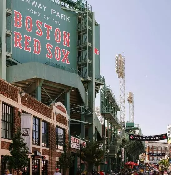 Sonder At Pierce Boston