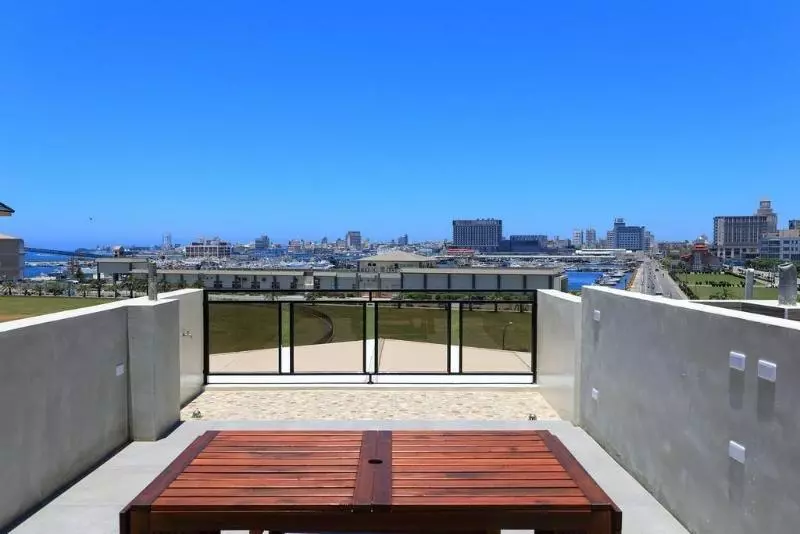 تختخواب و صبحانه Sharp Bnb