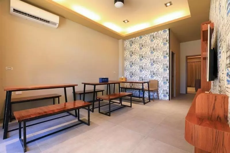 تختخواب و صبحانه Sharp Bnb