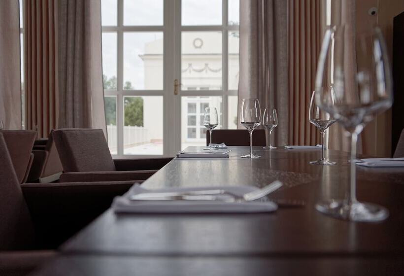 호텔 Hraniční Zámeček