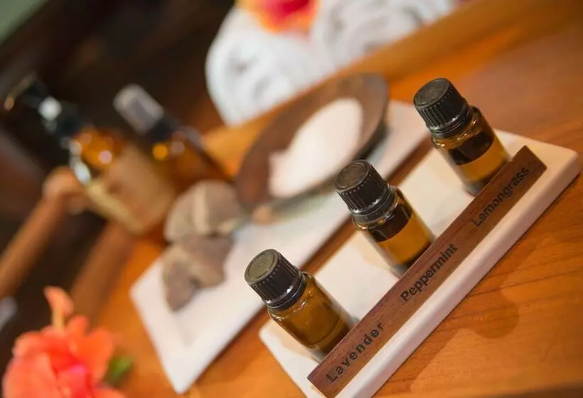 Hotelli The Pristine Villas And Bungalows At Palau Pacific Resort