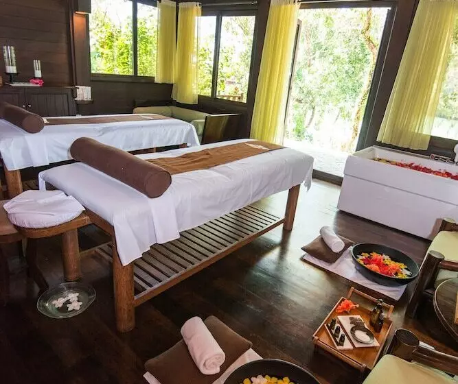 Hotelli The Pristine Villas And Bungalows At Palau Pacific Resort