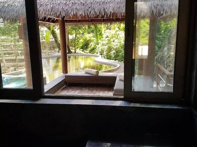 Hotelli The Pristine Villas And Bungalows At Palau Pacific Resort