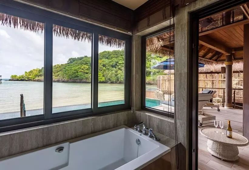 Hotelli The Pristine Villas And Bungalows At Palau Pacific Resort