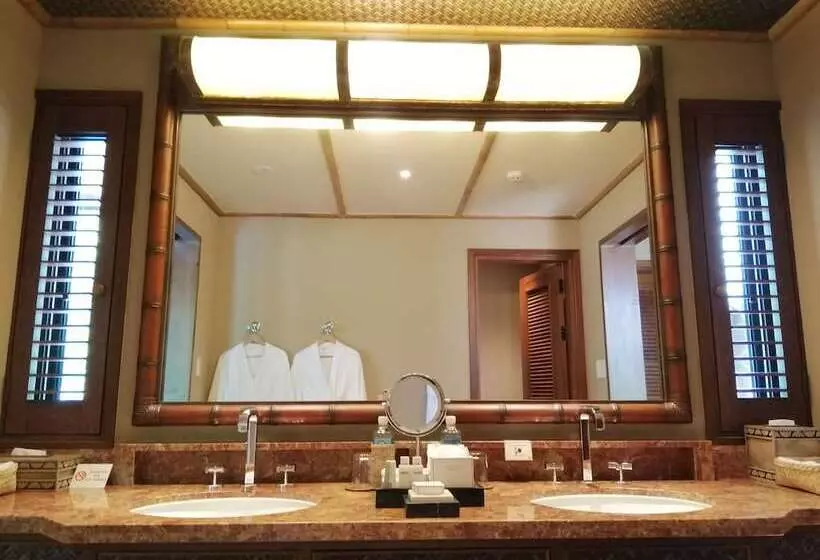 Hotelli The Pristine Villas And Bungalows At Palau Pacific Resort