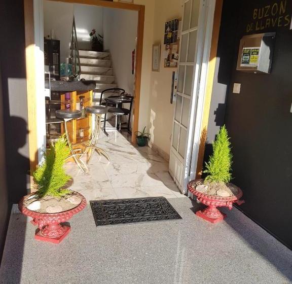 膳宿费 Mirador De Rouris