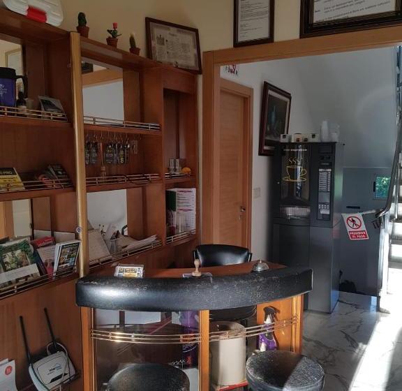 膳宿费 Mirador De Rouris