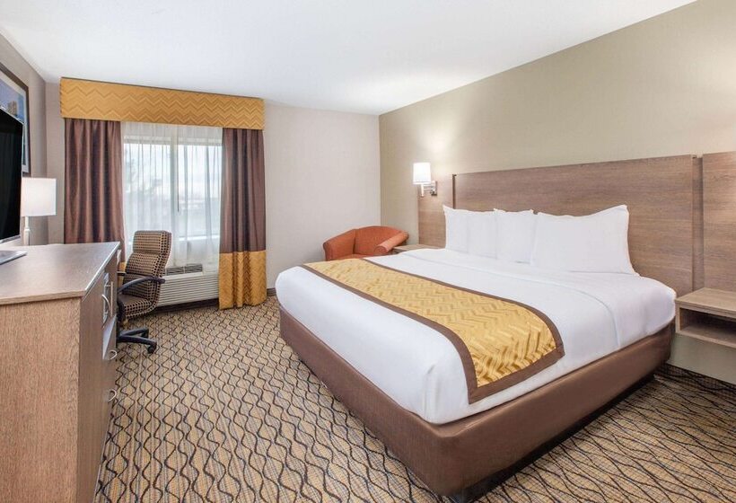 فندق Baymont By Wyndham Grand Rapids Airport