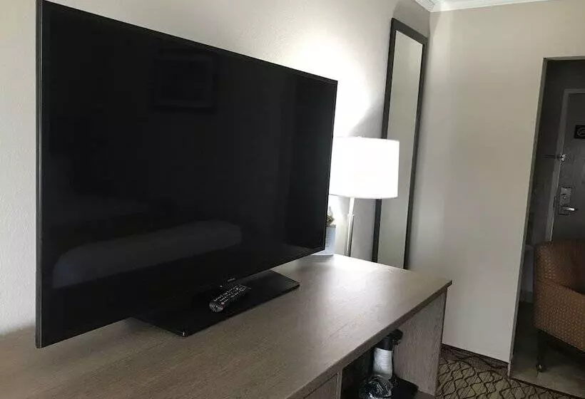 酒店 Baymont By Wyndham Grand Rapids Airport