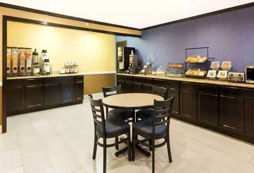 ホテル Baymont By Wyndham Memphis East