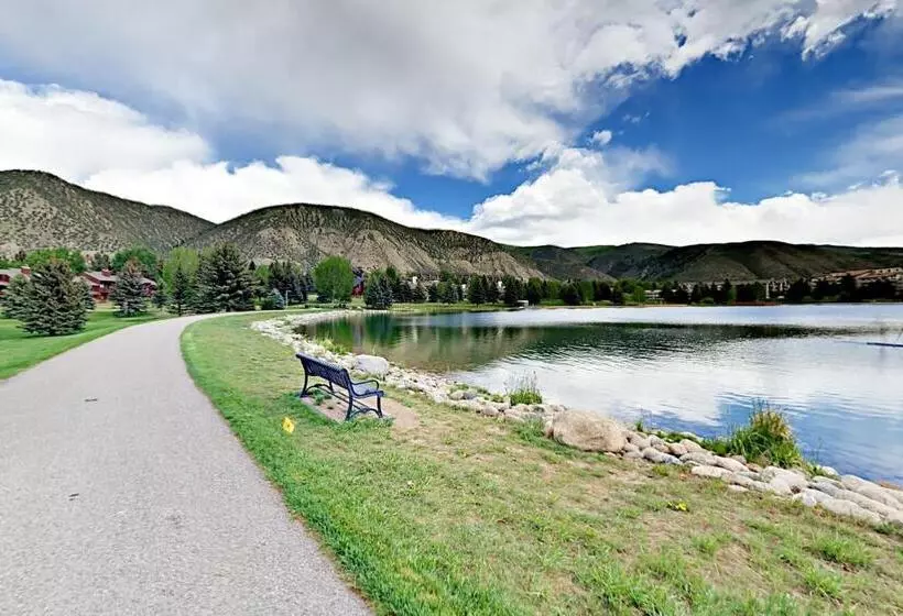 Отель Beaver Creek West O2