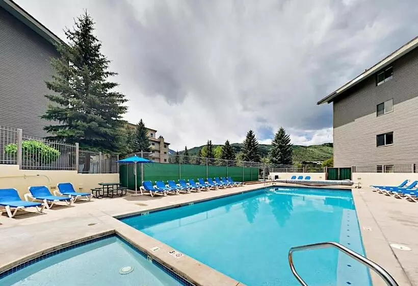 Отель Beaver Creek West O2