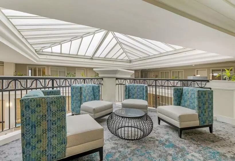 酒店 Best Western Plus All Suites Inn