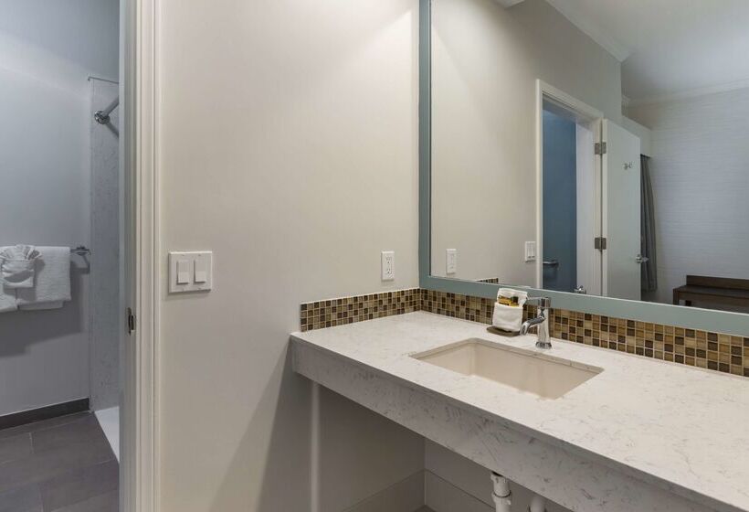 فندق Best Western Plus All Suites Inn