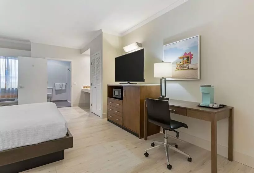 酒店 Best Western Plus All Suites Inn