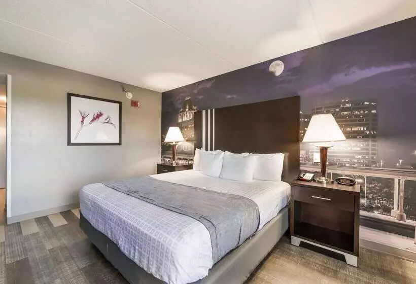 酒店 Clarion Pointe Greensboro Airport