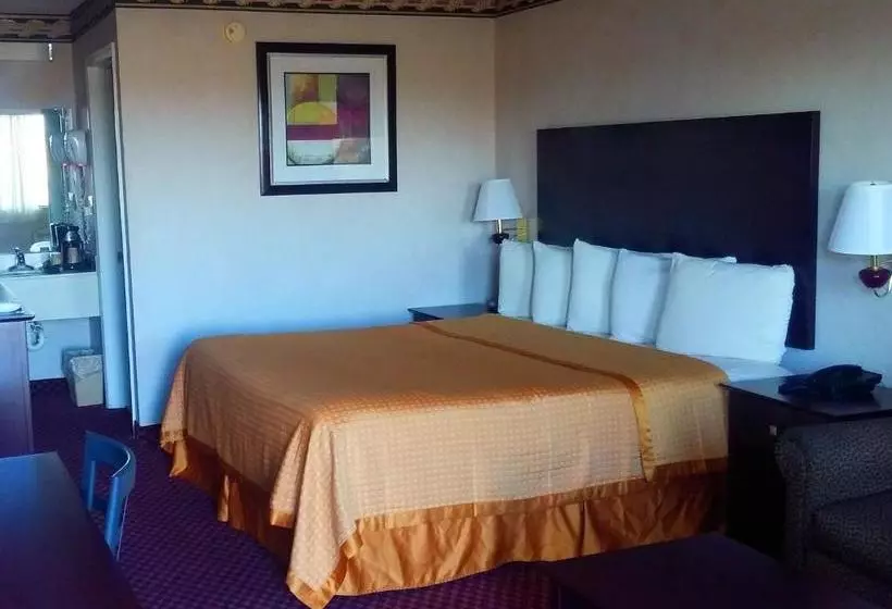 Отель Deerfield Inn