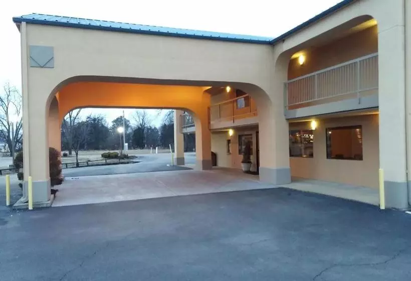 Отель Deerfield Inn