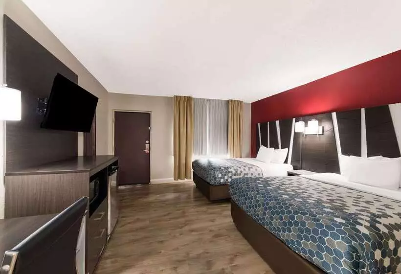 호텔 Econo Lodge Inn & Suites On The River