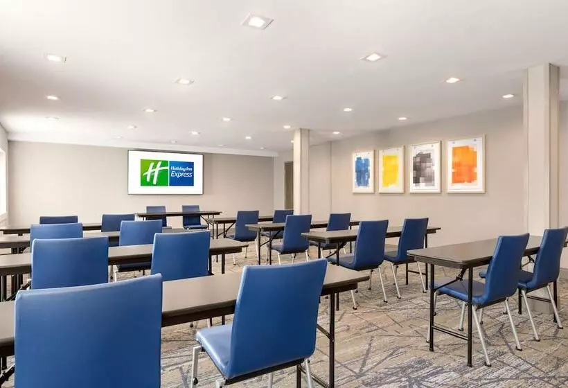 Отель Holiday Inn Express   Bowling Green, An Ihg