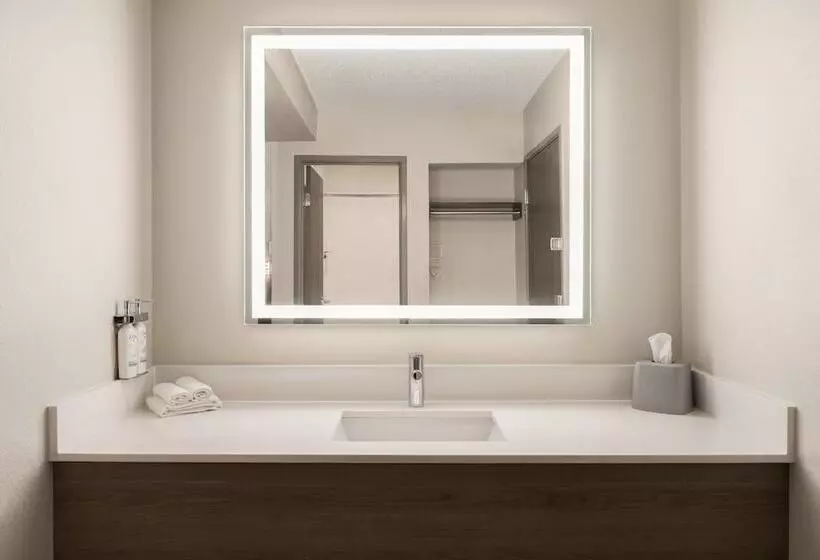 Отель Holiday Inn Express   Bowling Green, An Ihg