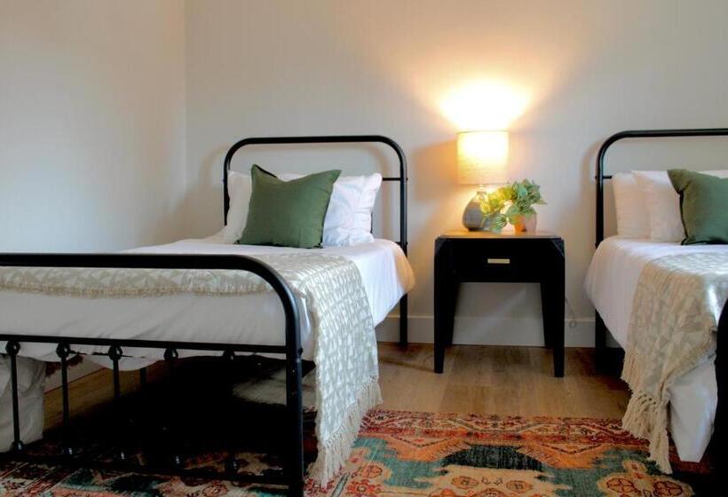 هتل Peak To Peak Lodge