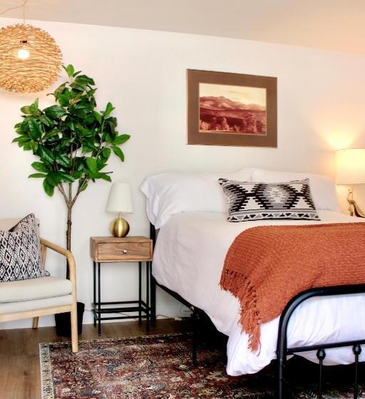 هتل Peak To Peak Lodge