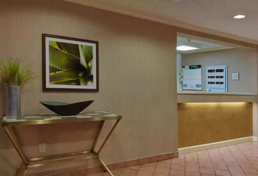 酒店 La Quinta By Wyndham Lakeland East