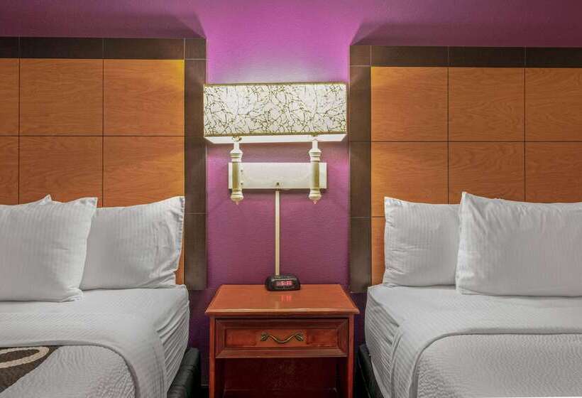 בית מלון כפרי La Quinta By Wyndham Naples East