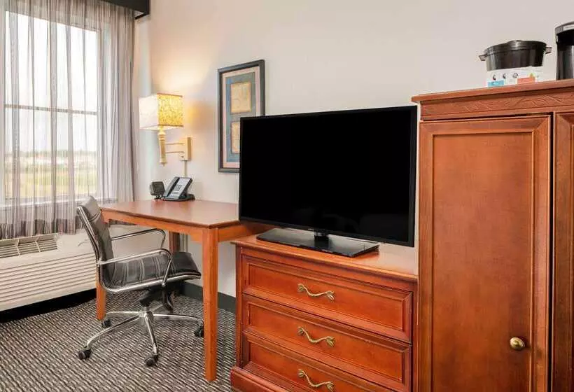 هتل La Quinta By Wyndham Naples East