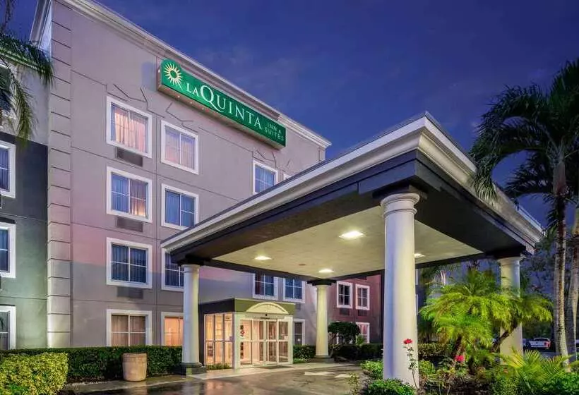 هتل La Quinta By Wyndham Naples East